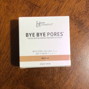 It Cosmetics Bye Bye Pores powder